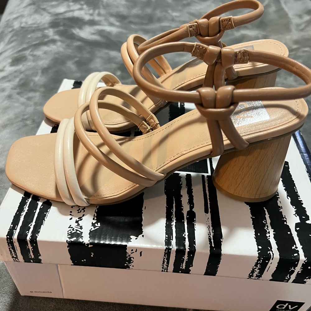 DV heeles sandal